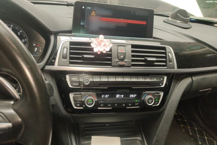 Used BMW 3 Series 2019 320Li M Sport Package Audio And AC Panel