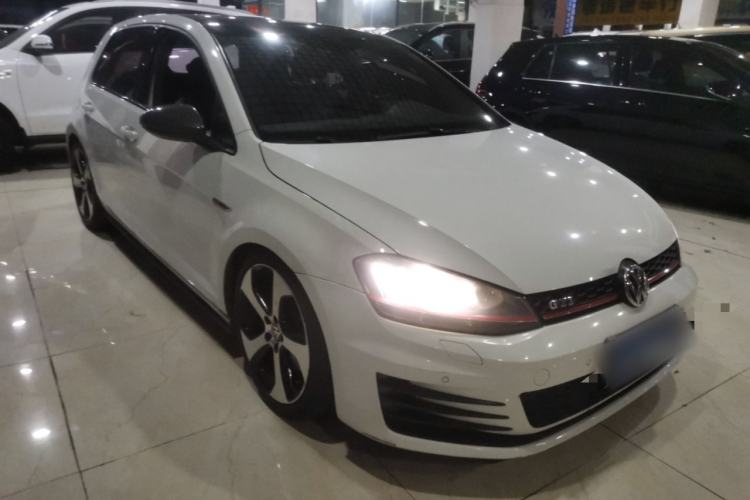 Used Volkswagen Golf GTI 2016 2.0 TSI GTI Front Right 45 Deg