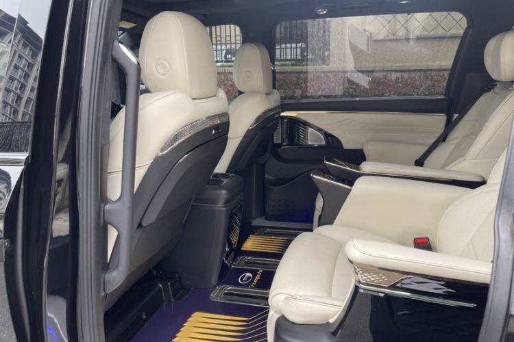 Used GAC Trumpchi M8 2023 Zongshi Series Dual-Motor YuZun Edition Interior 1