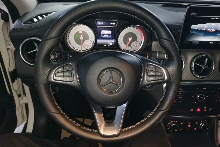 Used Mercedes-Benz GLA 2016 GLA 200 Fashion Model Steering Wheel