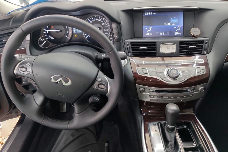 Used Infiniti Q70 2017 Q70L 2.5L Enjoyment Edition Center Console