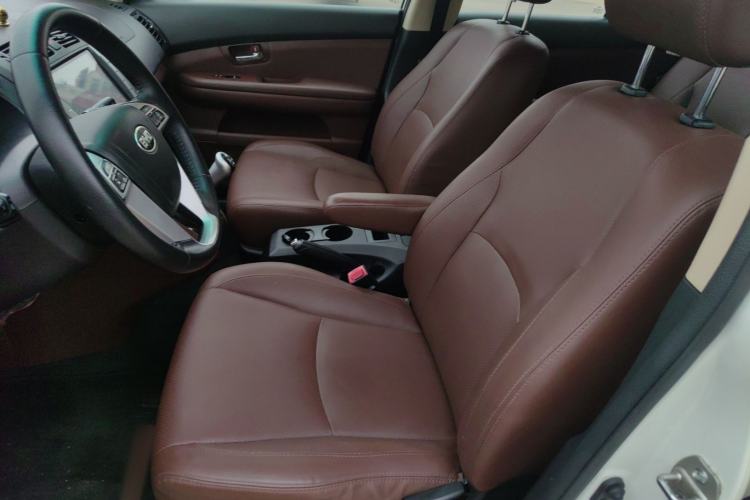 Used BYD S6 2014 2.0L Manual Luxury 5-Seater