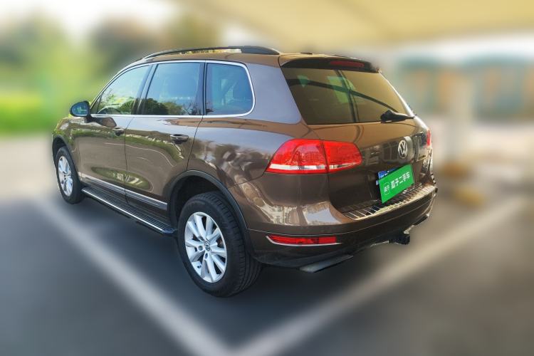 Used Volkswagen Touareg 2011 3.0 TSI High-End Version Rear Left 45 Deg