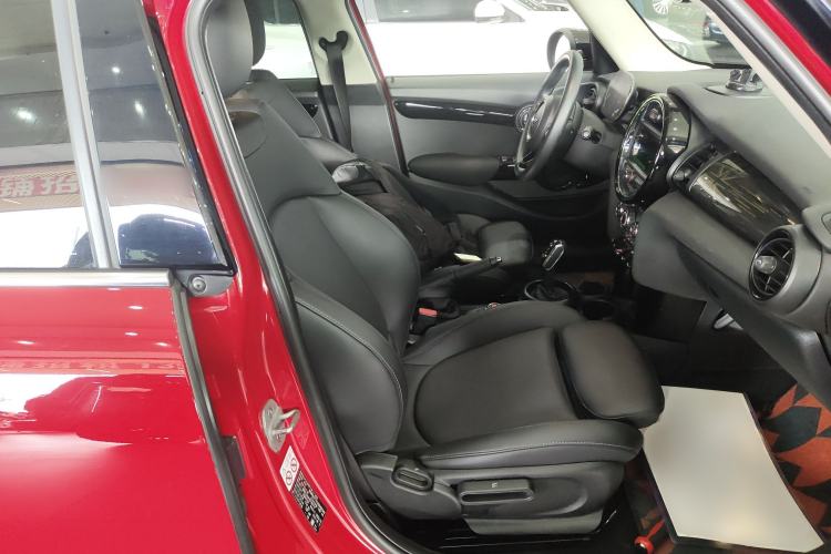 Used MINI MINI 2021 1.5T COOPER Classic Edition Five-Door Version
