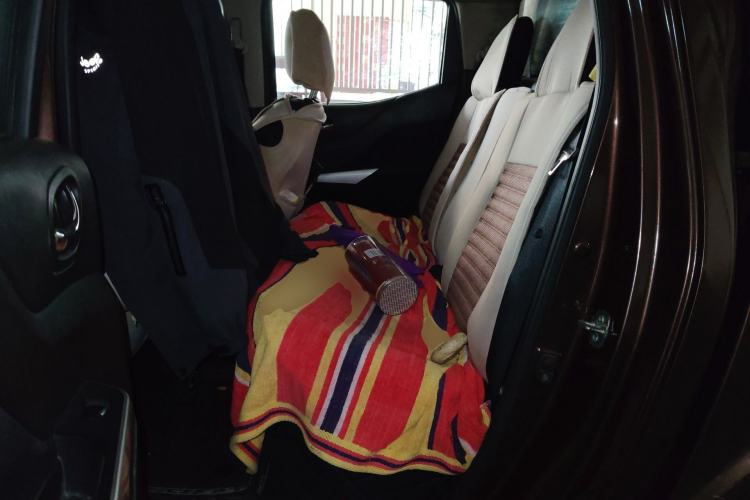 Used Nissan Navara 2017 2.5L Automatic 4x4 Luxury Edition QR25