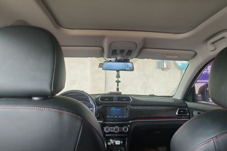 Used Haval H2 2018 Blue-Label 1.5T Dual-Clutch Two-Wheel-Drive Luxury Model Headliner