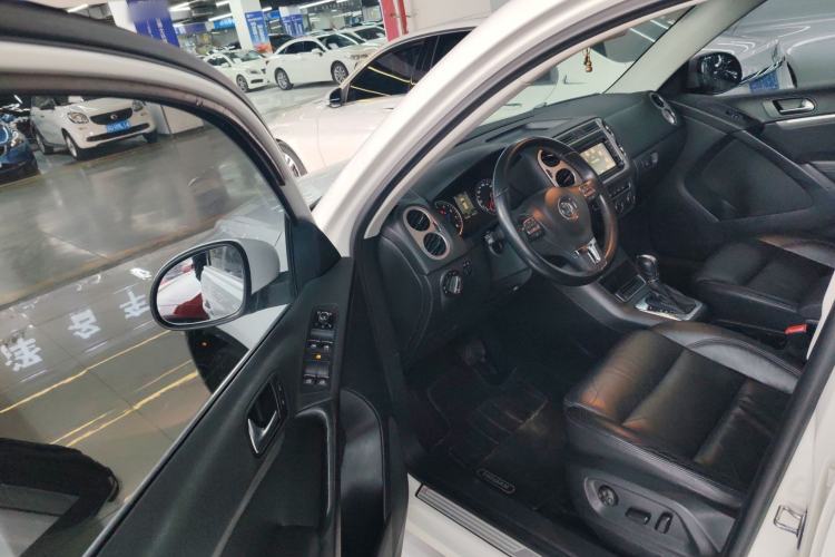 Used Volkswagen Tiguan L 2013 1.8TSI Automatic Two-Wheel Drive Luxury Model
