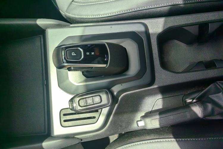 Used JMC Yuhu 7 2022 2.0T Automatic Diesel Two-Wheel Drive Comfort Version Standard Wheelbase
