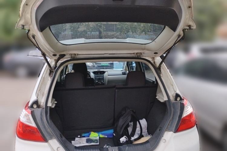 Used Venucia R50 2015 1.6L Automatic Fashion Edition Trunk