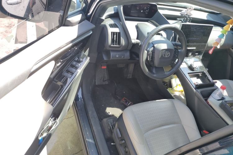 Used Toyota FAW bZ4X 2022 Two-Wheel Drive Long-Range PRO Version Driver Seat