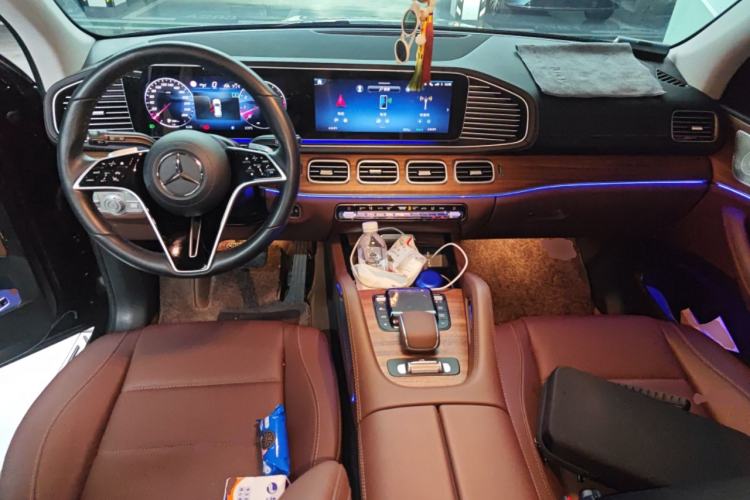 Used Mercedes-Benz GLE 2025 GLE 450 4MATIC Fashion Edition Center Console