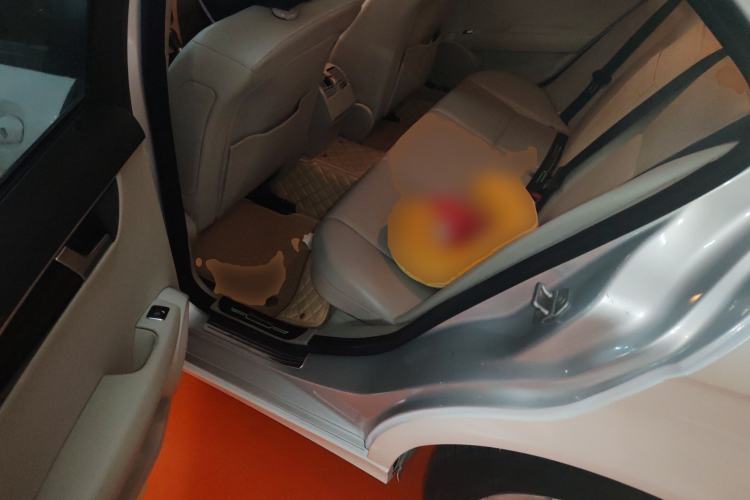 Used Mercedes-Benz C-Class 2011 C 180K Classic model