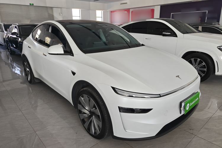 Used Tesla Model Y 2025 Rear-Wheel Drive First Edition Front Right 45 Deg