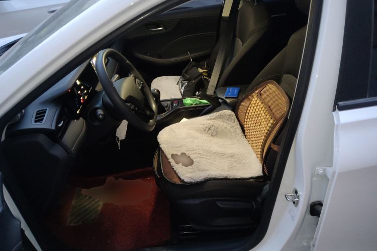 Used Roewe i5 2023 1.5L Manual Comfort Edition
