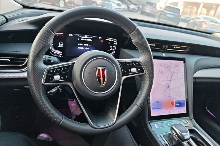 Used Hongqi H5 2023 2.0T Automatic Smart Connect Flagship Edition Center Console