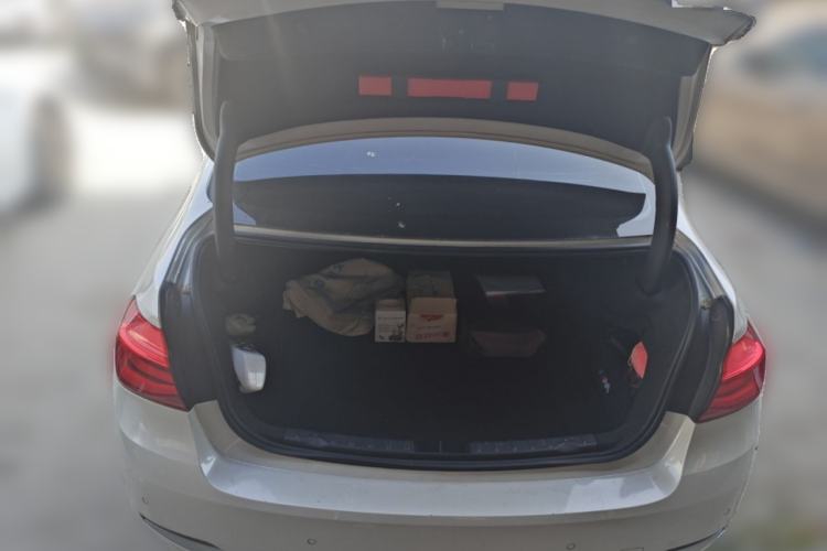 Used BMW 3 Series 2018 320Li Fashion Model Trunk