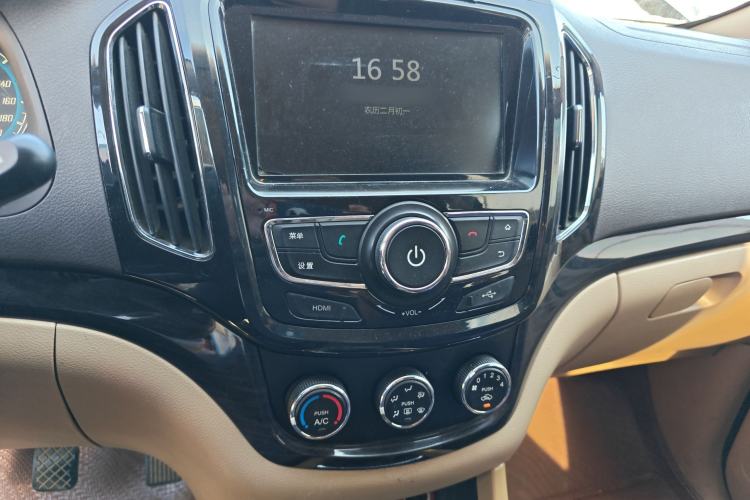 Used Baojun 730 2014 1.5L manual Comfort ESP version 7 seats
