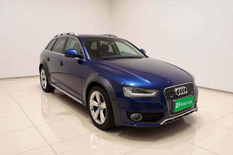 Used Audi A4 2014 40 TFSI allroad quattro plus version Front Right 45 Deg