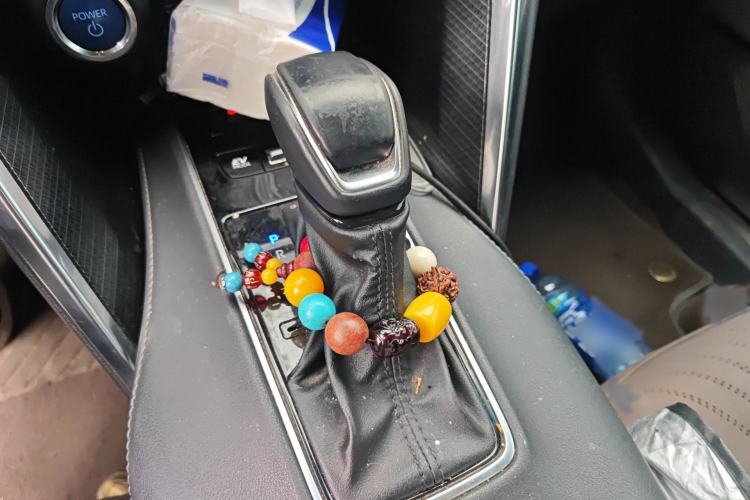 Used Toyota Venza 2022 Dual-Engine 2.5L CVT Two-Wheel Drive Prestige Edition Gear Lever