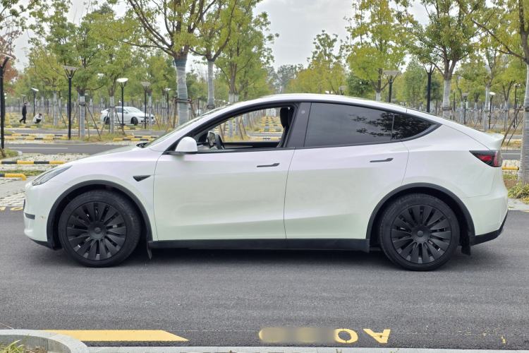 Used Tesla Model Y 2021 Long-Range All-Wheel-Drive Version

