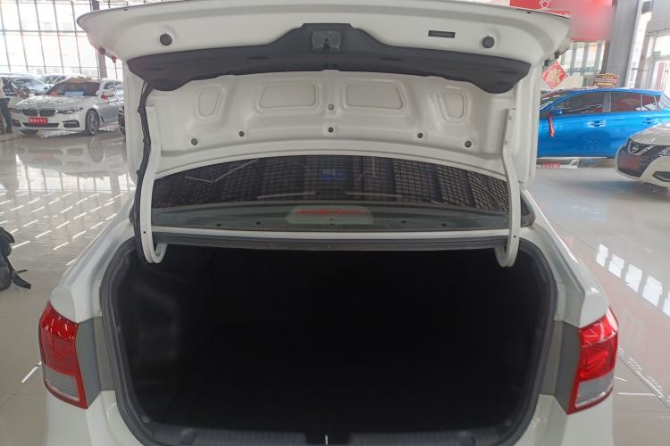 Used Kia K2 2015 Sedan 1.4L MT GLS