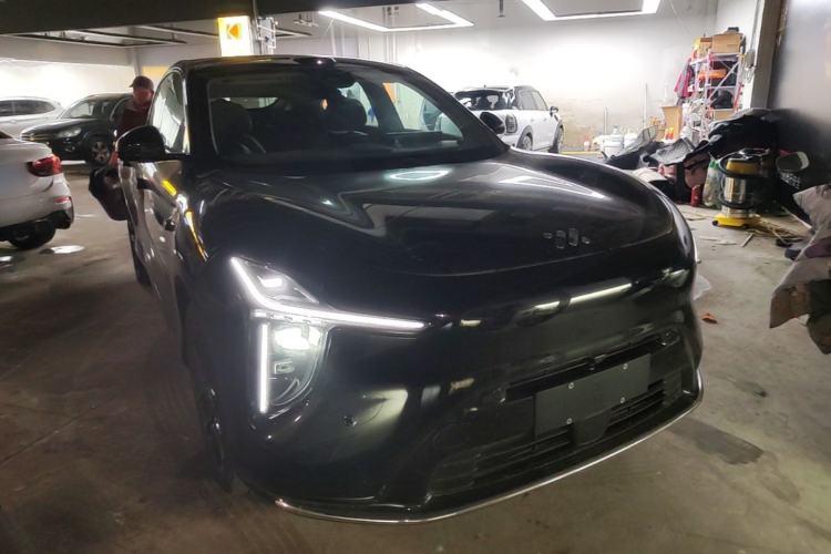 Used IM LS6 2026 Model Range-Extending 66 Max+ Front Right 45 Deg