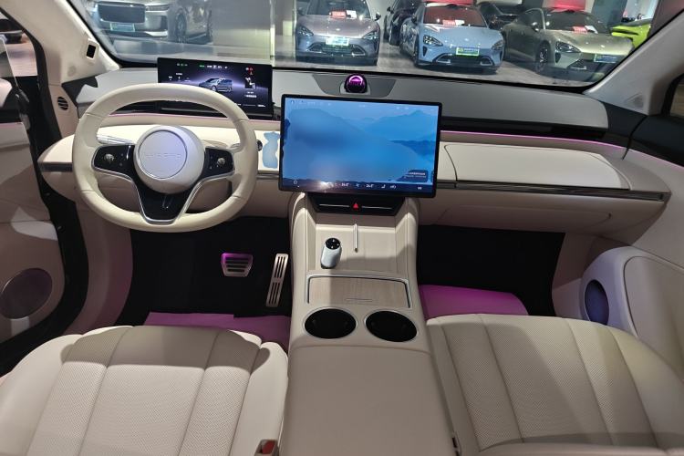 Used Hima Luxeed R7 2024 All-Electric 802 km Max
