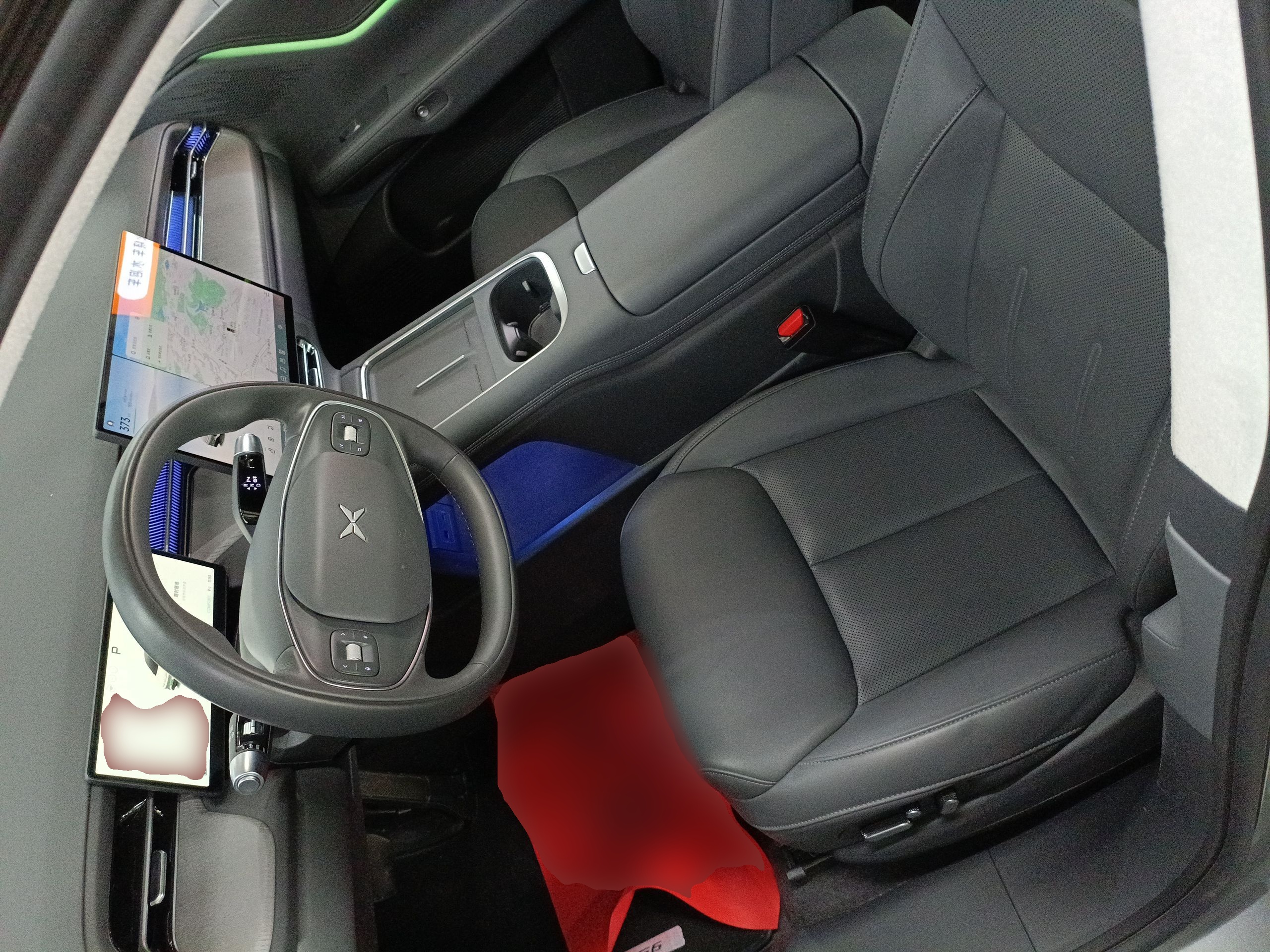 المقاعد الأمامية داخل السيارة