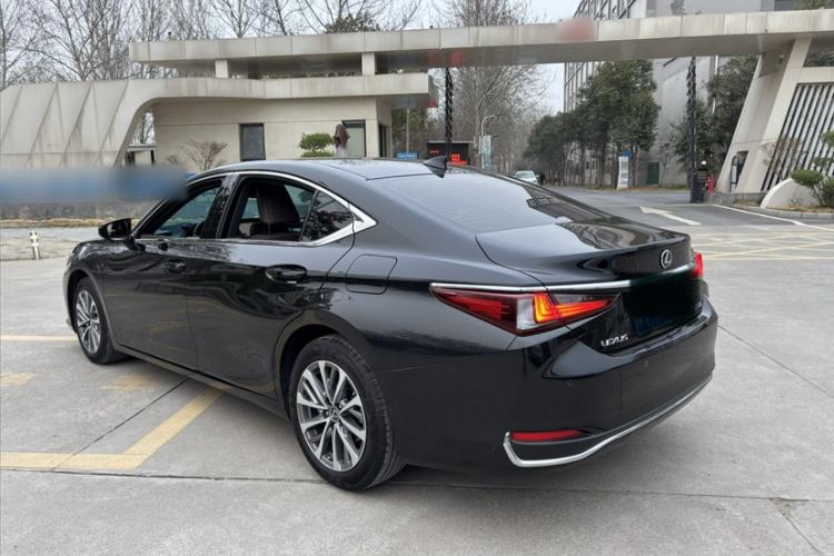 Used Lexus ES 2023 200 Excellence Edition