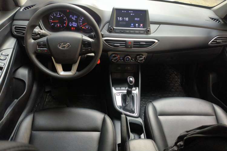 Used Hyundai Celesta 2017 1.6L Automatic Enjoyment Version GLS
