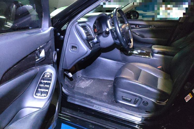 Used Toyota Crown 2018 2.0T Fashion Edition Driver Seat