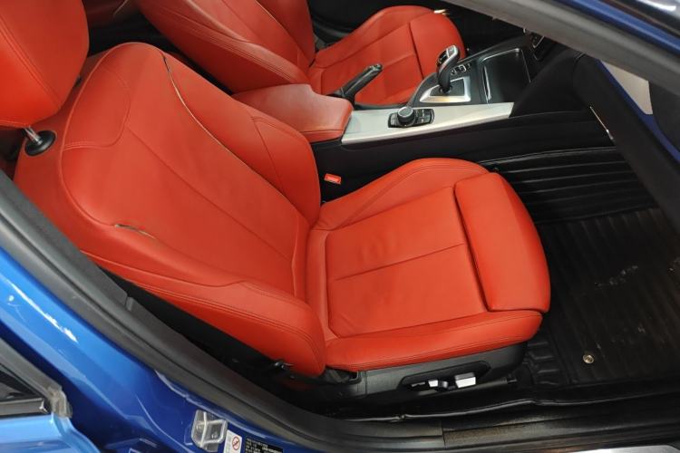 Used BMW 3 Series 2019 320i M Sport Package Right Front Seat