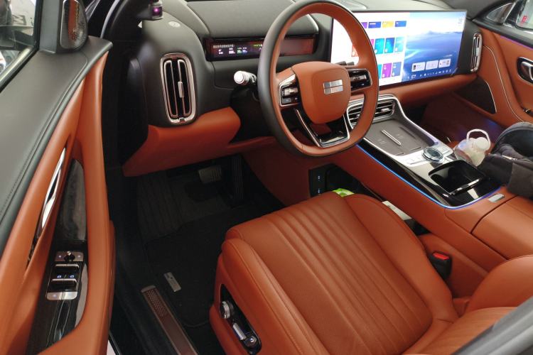 Used Geely Galaxy M9 2025 Model 210km Four-Wheel-Drive Leading Edition Driver Seat