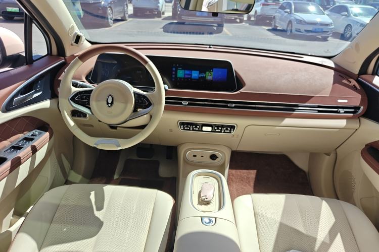 Used ORA Good Cat 2023 401 km Standard Range Prestige Version Lithium Iron Phosphate Center Console