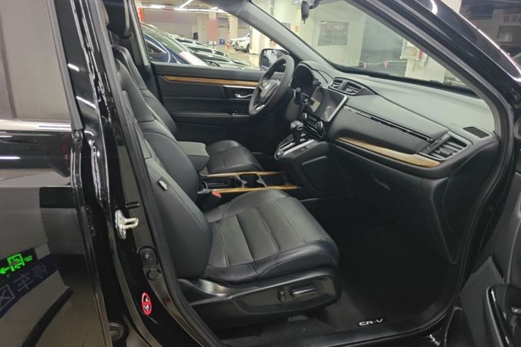 Used Honda CR-V 2017 240TURBO CVT Front-Wheel Drive Fashion Edition