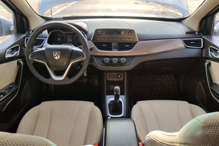 Used Baojun 310W 2017 1.5L Manual Comfort Version China V
