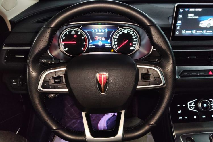 Used Hongqi H5 2022 Classic Model Facelift 1.8T Automatic Smart Connect Flagship Edition Steering Wheel