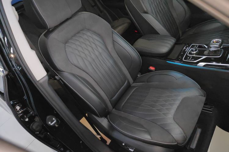 Used Hongqi HS5 2022 Facelifted Version 2.0T Smart Connect Flagship All-Wheel-Drive Edition Right Front Seat