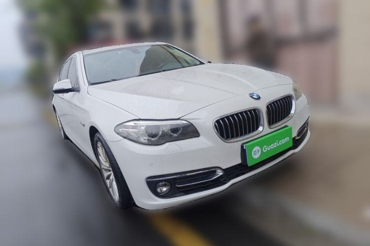 Used BMW 5 Series 2017 525Li Luxury Design Package Front Right 45 Deg