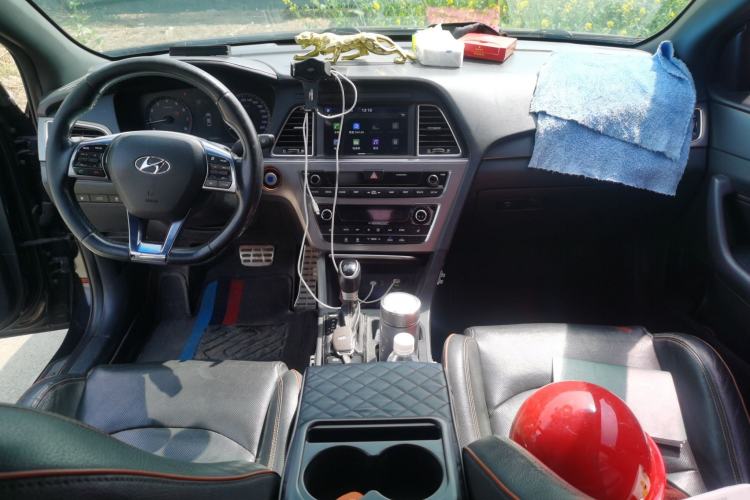 Used Hyundai Sonata 2015 1.6T GLX Advanced Model Center Console