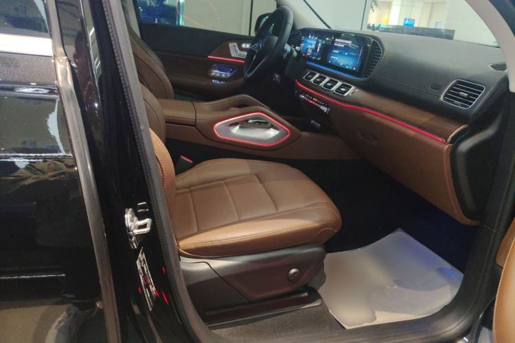 Used Mercedes-Benz GLE 2025 GLE 450 4MATIC Fashion Edition Right Front Seat