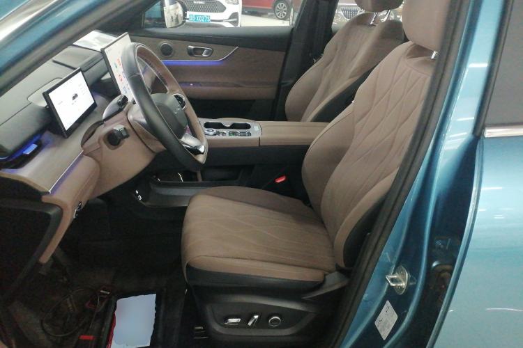 Used Chery Tiggo 8 PLUS C-DM 2025 1.5T 116 km Prestige Version 5 Seats
