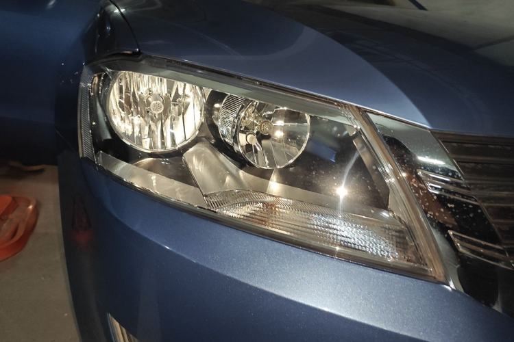 Used Volkswagen Lavida 2013 1.6L Automatic Luxury Edition Right Front Headlight