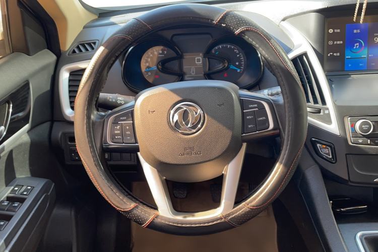 Used Dongfeng Aeolus AX7 2015 2.0L Manual Zhiyi Trim
