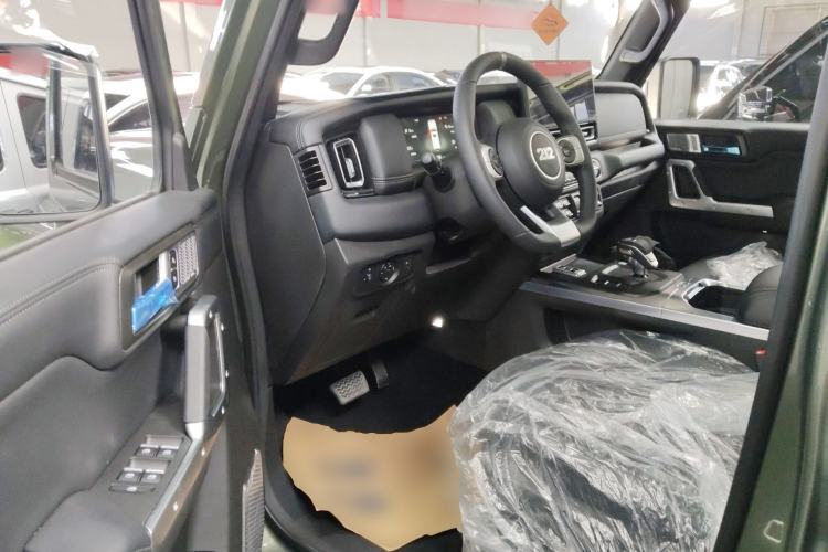 Used 212 T01 2024 2.0T Explorer