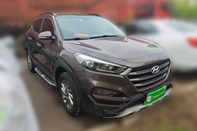 Used Hyundai Tucson 2015 1.6T Dual-Clutch Two-Wheel-Drive Smart Model Front Right 45 Deg