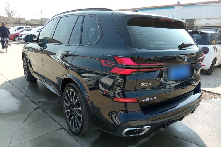 Used BMW X5 2023 xDrive 40Li M Sport Night Edition Package