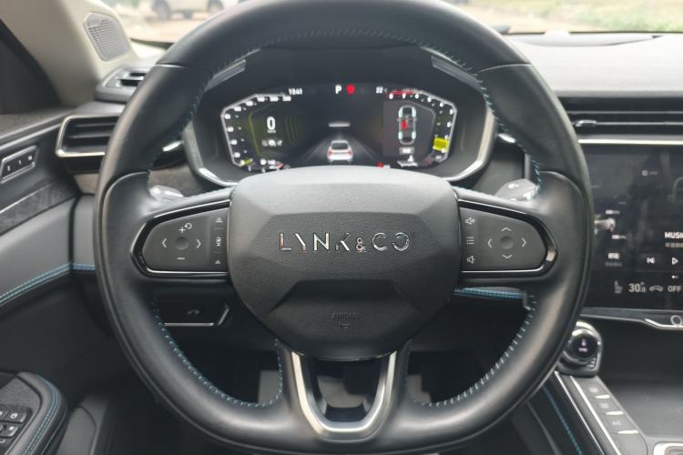 Used Lynk & Co 05 2020 2.0TD Two-Wheel Drive Shine Halo Interior 4