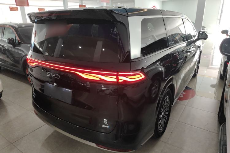 Used BYD Xia 2025 DM-i 1.5T 180km Excellence Model Rear Right 45 Deg