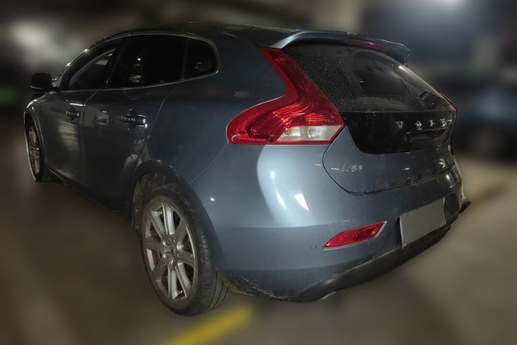 Used Volvo V40 2017 T3 Zhiya Edition Rear Left 45 Deg